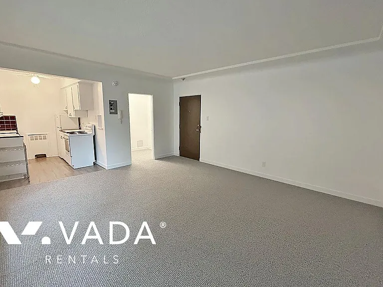 1208 Burnaby St #10 — Photo 4