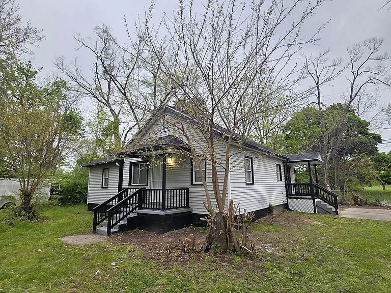 8408 Mettetal St — Photo 2