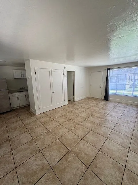 Studio, 420 sqft, $695 — Photo 2