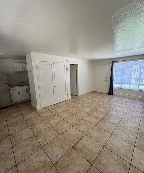 15-33 N Longfellow Ave #27 — Photo 2