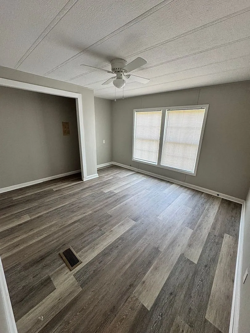 3 Bed 2 Bath Mobile Home — Photo 1
