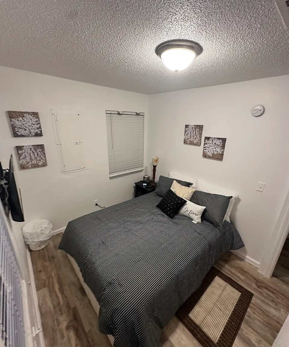 2 bed, 630 sqft, $1,500 — Photo 2