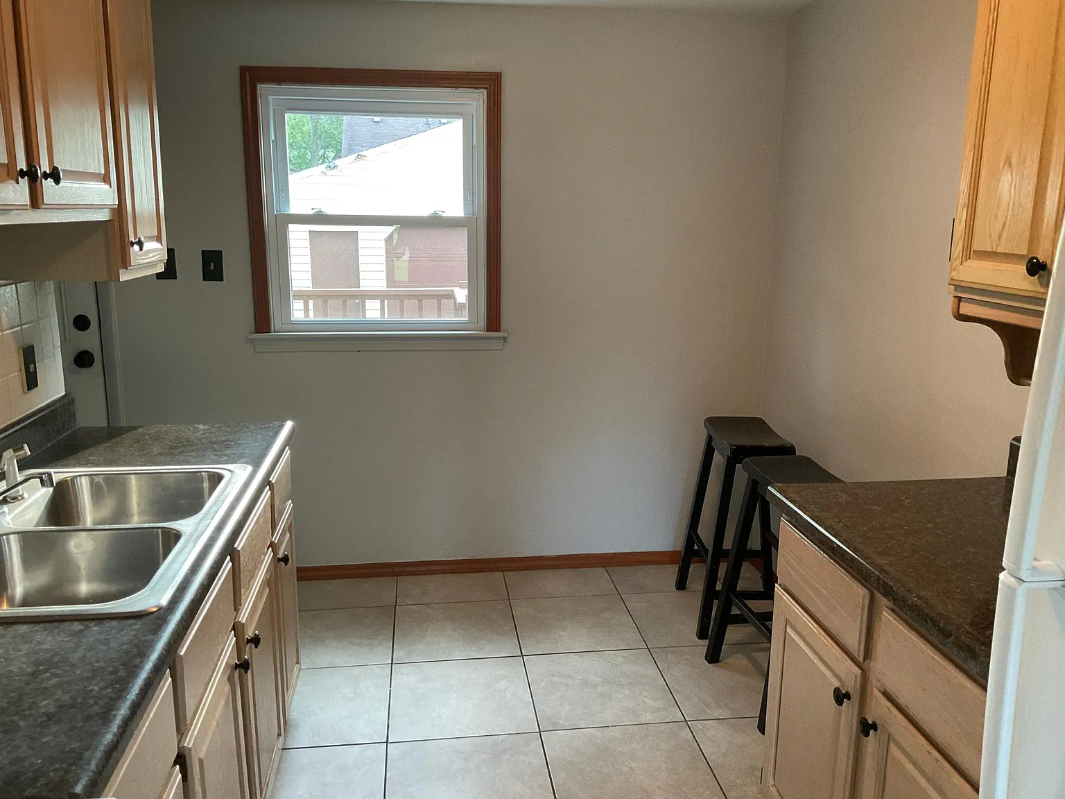 4 bed, 1188 sqft, $1,400 — Photo 2
