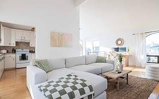 3rd image of 1572 Seascape Blvd