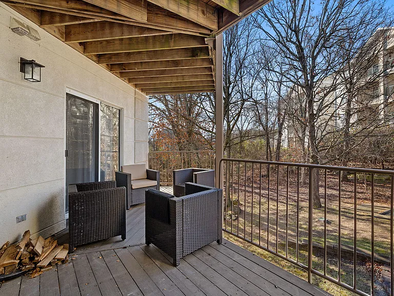 106 Oxford Dr #8 — Photo 24
