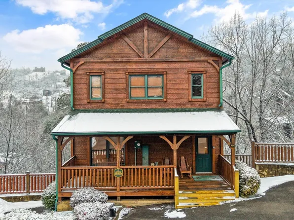826 Great Smoky Way #71, Gatlinburg, TN 37738