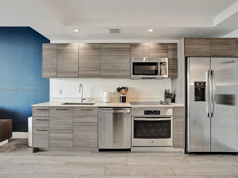 121 NE 34th St #2906 — Photo 9