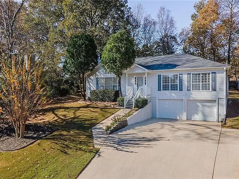 5605 Stewart Woods Dr — Photo 2