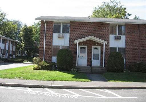 1st image of 81 Manor Ct #81