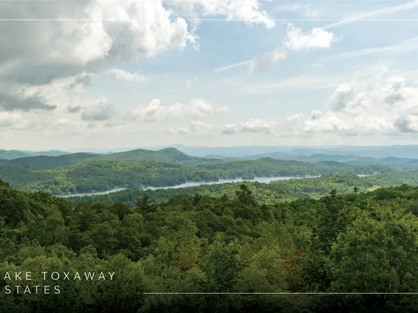 865 Toxaway Drive, Lake Toxaway, NC 28747