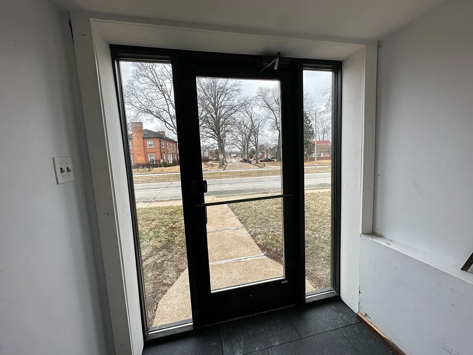 1 bed, 816 sqft, $860 — Photo 2
