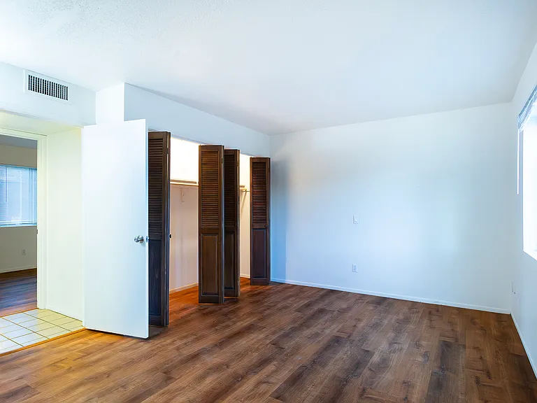 1714 W Meadow Hills Dr — Photo 28