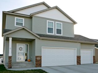 3027 Ridge Dr E, West Fargo, ND 58078