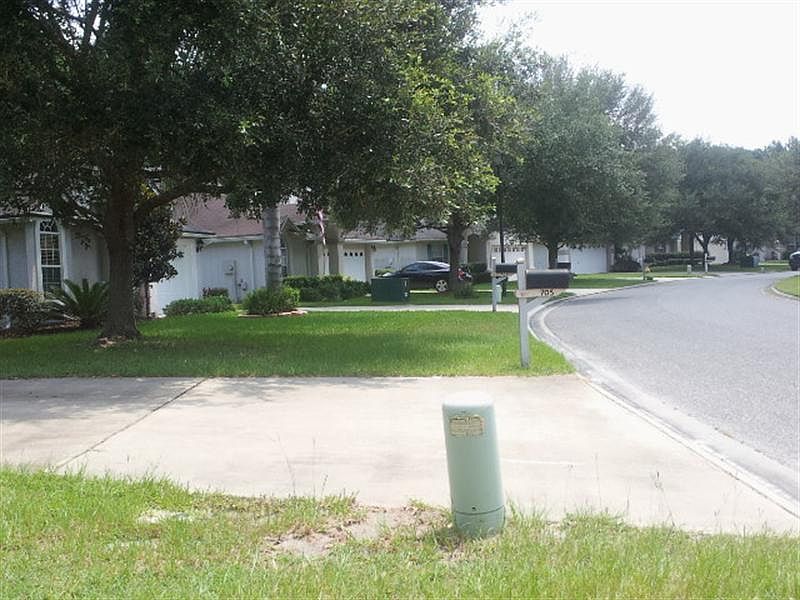 2nd image of 701 Lockwood Ln