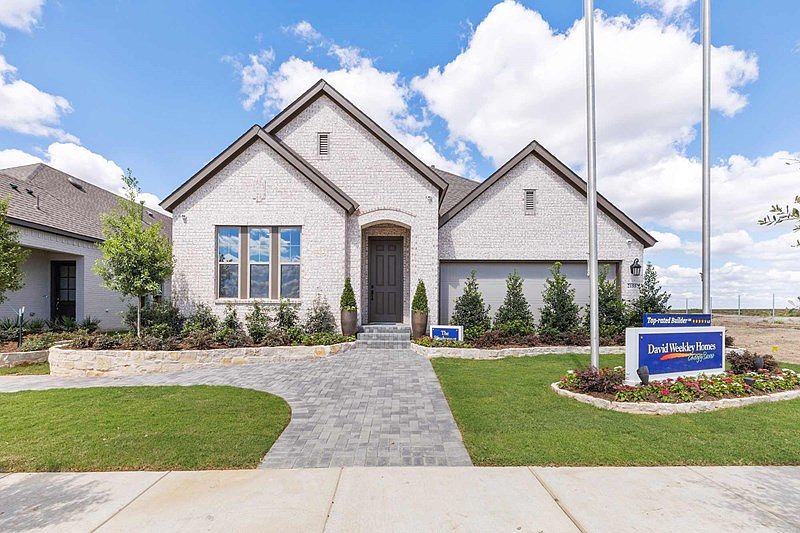 The Blubonnet - P Exterior