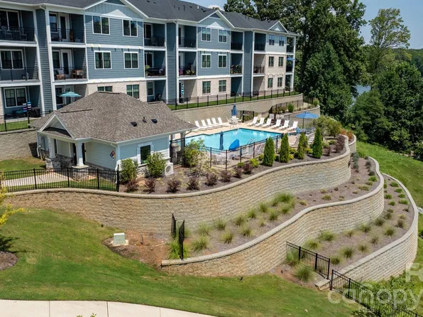 4455 Reed Creek Dr Unit 202, Sherrills Ford, NC 28673