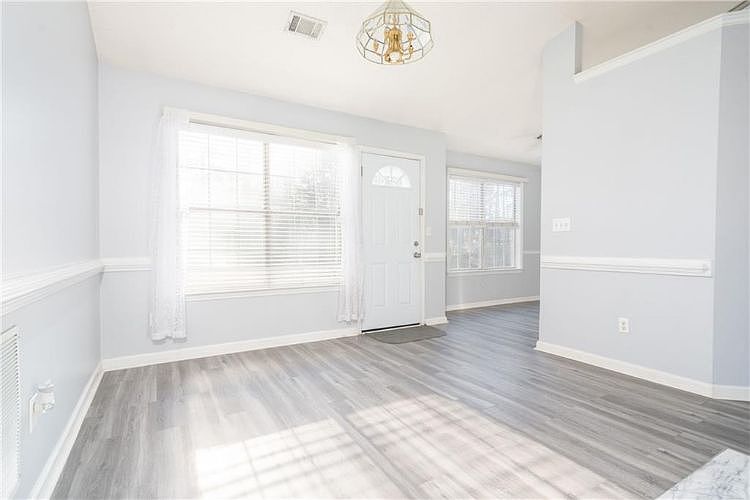 1st image of 105 Rockport Dr