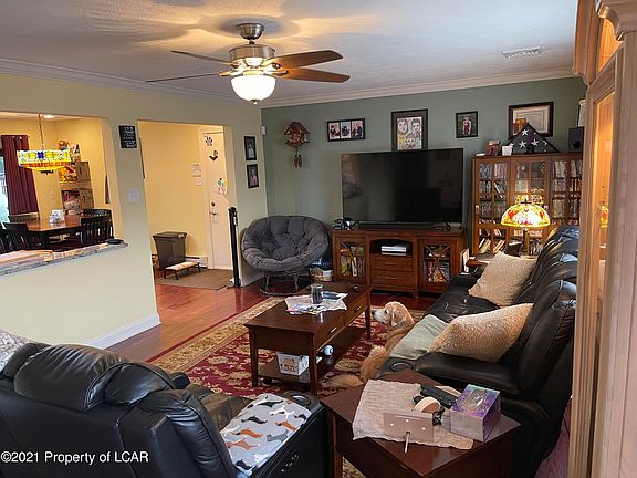 5th image of 31 N Goodwin Ave