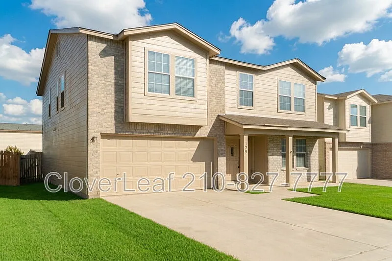 4 bed, 2.5 bath, 2700 sqft, $2,204 — Photo 4