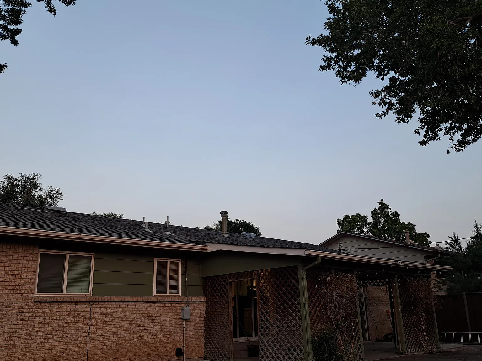 975 McIntire St — Photo 3