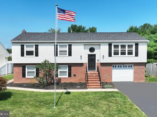 616 Cortland Dr, York, PA 17403