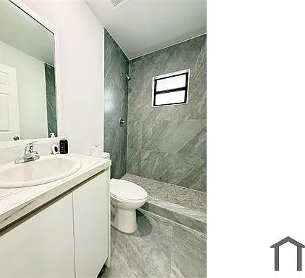 2057 Washington Ave #2 — Photo 5