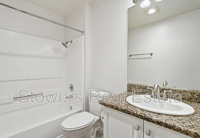 7102 Cross Creek Cir #C — Photo 13
