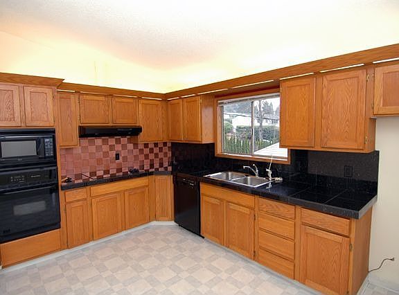Nicely updated kitchen