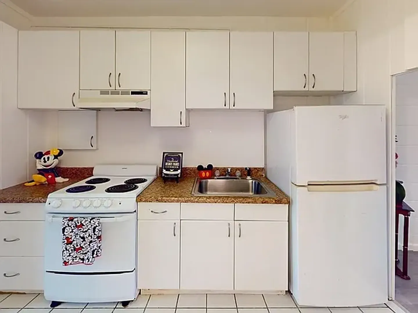 Makiki 1 Bedroom, New Flooring, Ground Floor — Photo 4