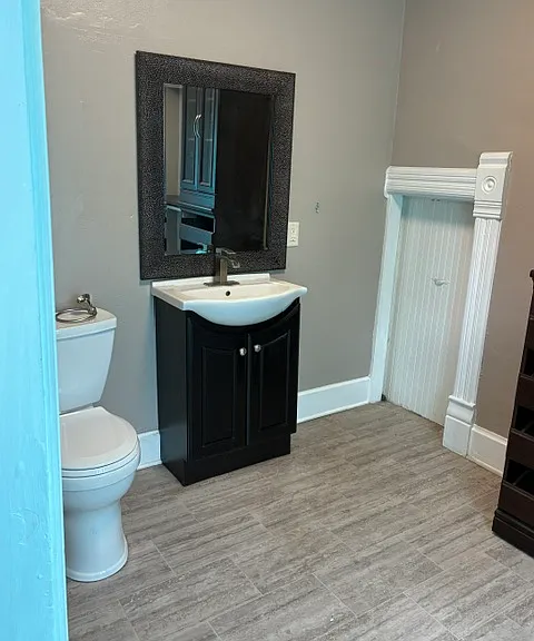 250 W 10th Ave — Photo 6