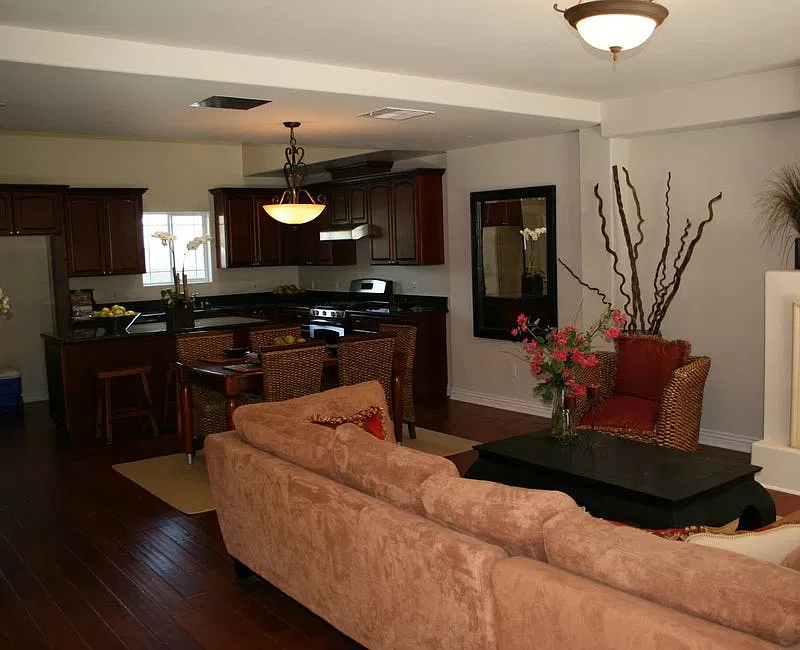 4 bed, 3.5 bath, 2000 sqft, $1,300 — Photo 4