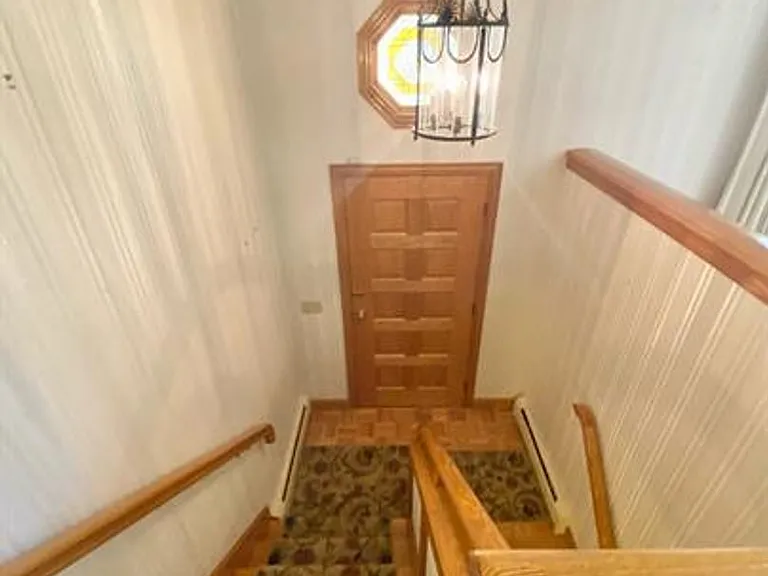 8 Greenwood Ave — Photo 3