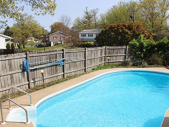4th image of 4800 Upland Dr