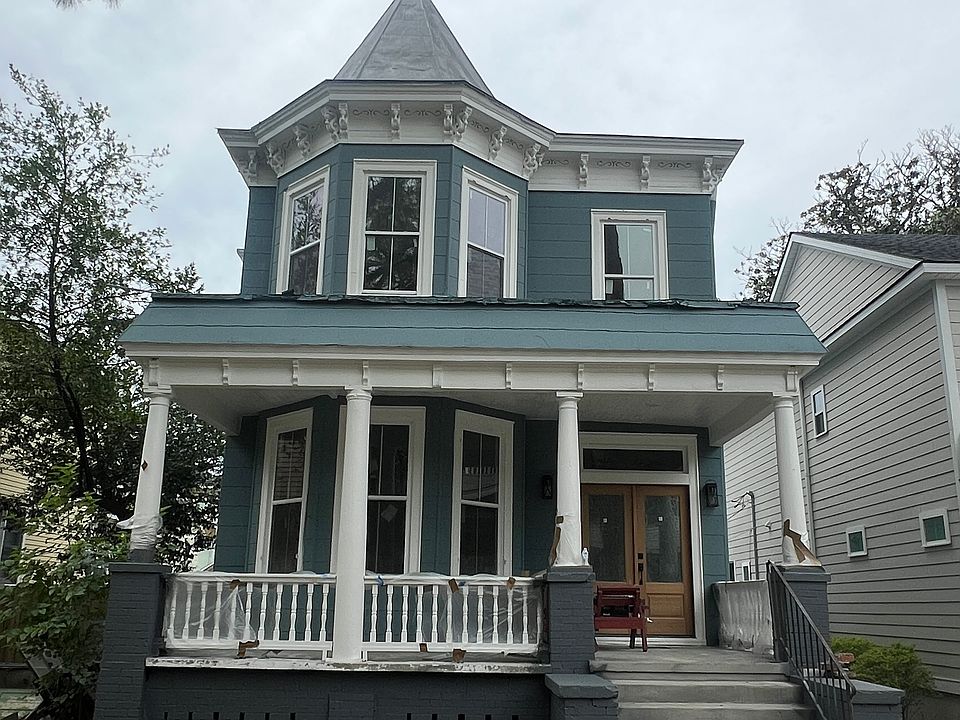 1st image of 825 E Duffy St