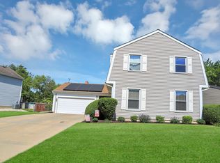 252 Continental Ln, Schaumburg, IL 60194