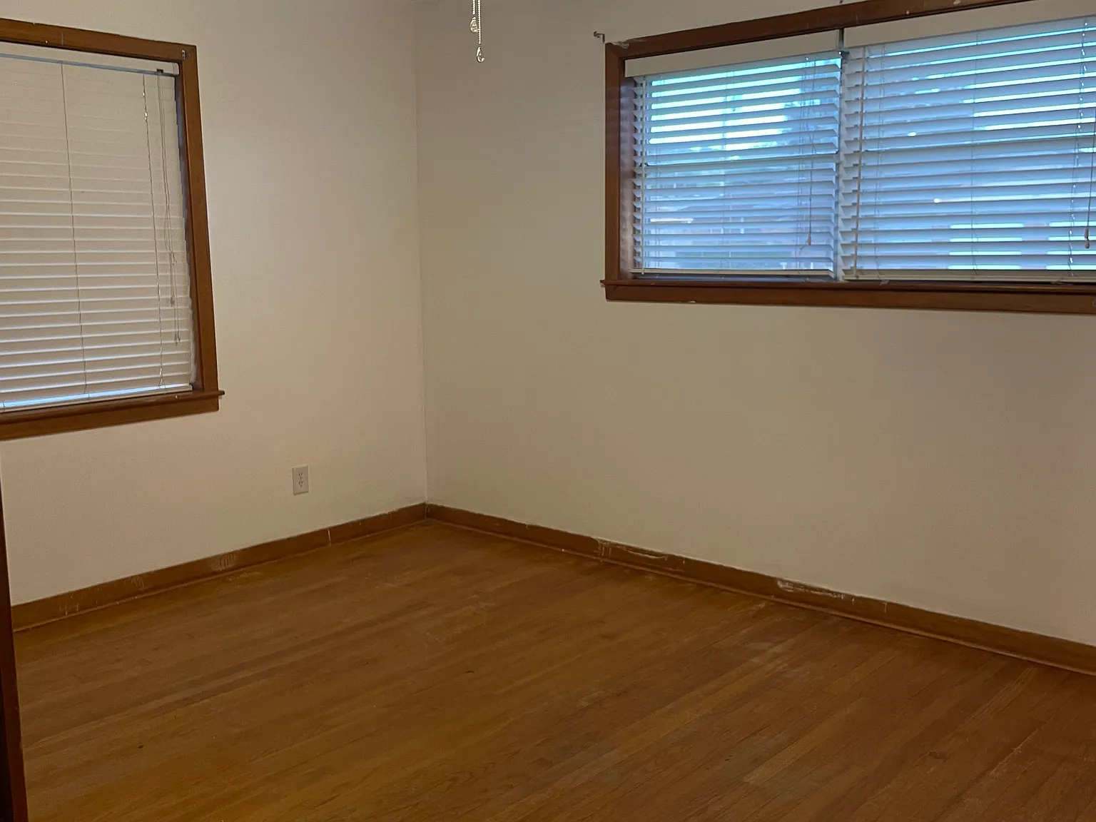 708 Bluebird Ln — Photo 3