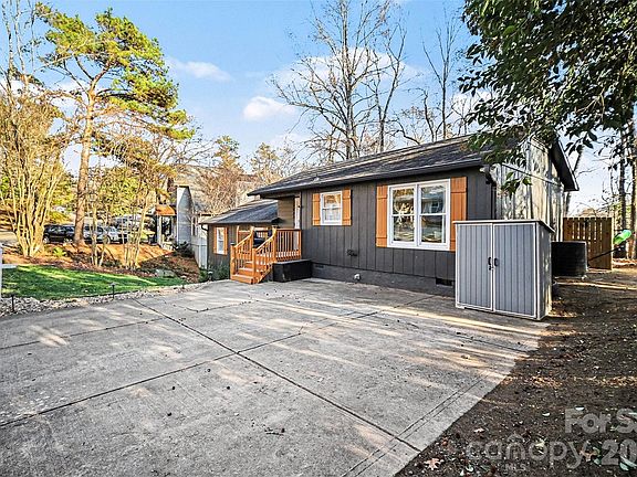 3rd image of 5038 Suwarrow Cir