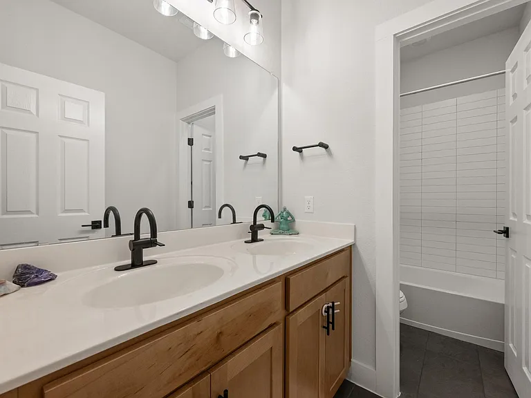 360 Crescent Moon Ct — Photo 28