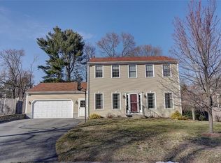 9 Fairview Cir, Barrington, RI 02806