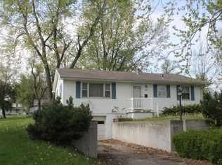 415 W 7th St, Cameron, MO 64429