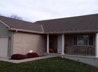 60 Tall Grass Cir, Bennet, NE 68317