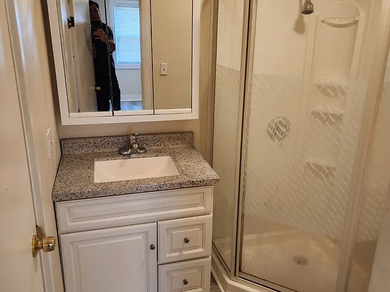 91 Taunton Ave #2R — Photo 4