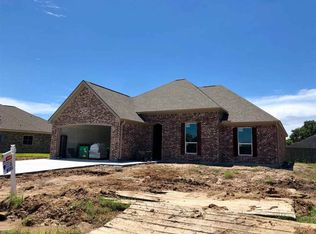 930 Amber Kay Ln, Bridge City, TX 77611