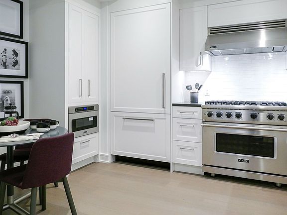 3rd image of 222 W 80th St APT 6B