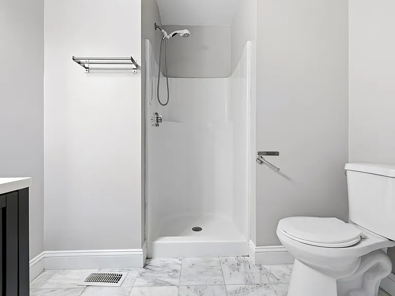 191 Everett St #1 — Photo 12