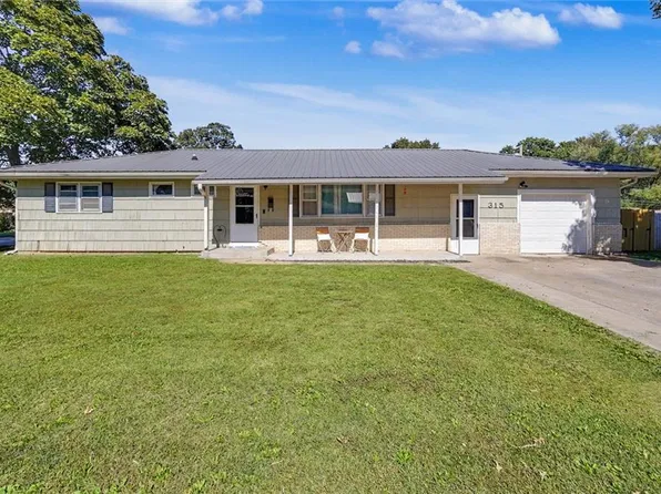 315 E Monroe Ave, Garnett, KS 66032