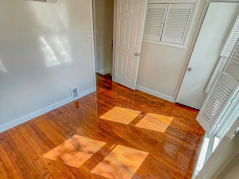 129 Henry St — Photo 14
