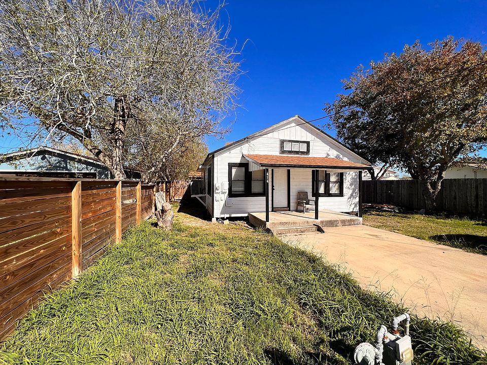 1st image of 414 Linnet Cts