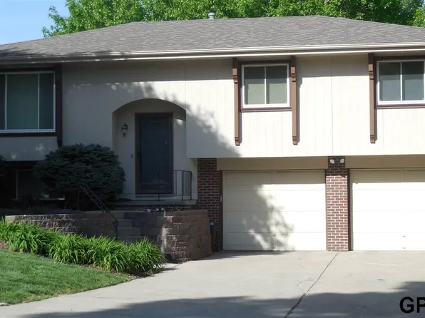 2523 S 161st Cir, Omaha, NE 68130