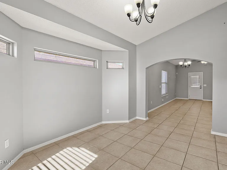 3269 Maple Point Dr — Photo 5